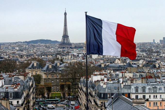 2020-10-08T063014Z_299480935_RC26EJ9HAL90_RTRMADP_3_FRANCE-ECONOMY