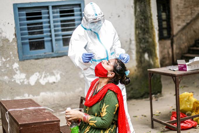 india-2-milhoes-casos-covid-19-greve-saude-1