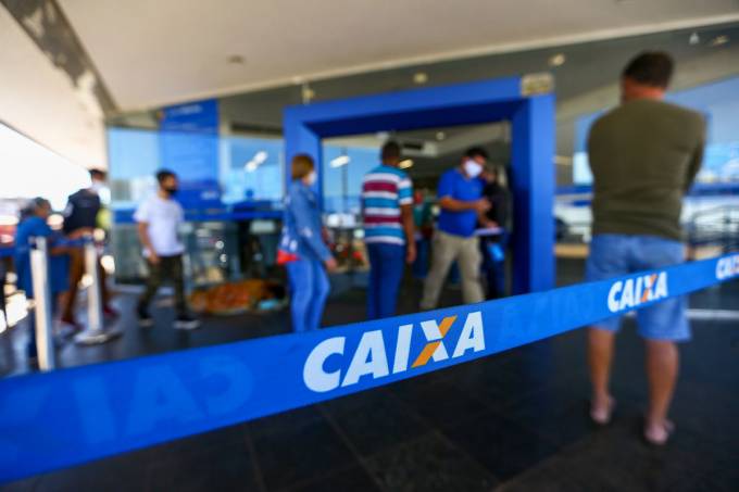 05_08_2020_fila_agencia_caixa