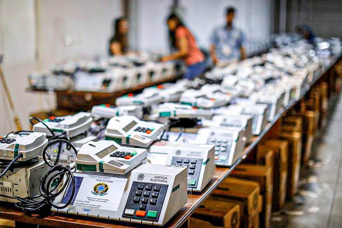 2020-07-02T140703Z_1_LYNXMPEG611BL_RTROPTP_4_BRAZIL-ELECTION-1