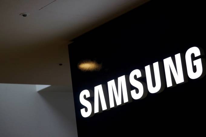 2020-11-09T143803Z_1_LYNXMPEGA812E_RTROPTP_4_TECH-SAMSUNG-SMARTPHONE