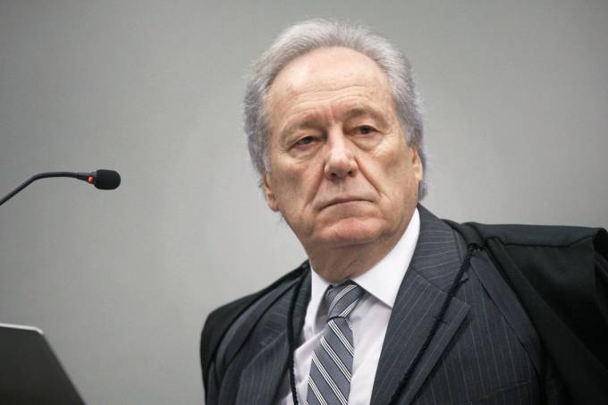 bancoimagemfotoaudiencia_ap_3818611