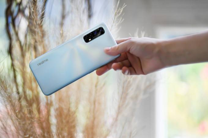 06-realme-7-e1605224826535
