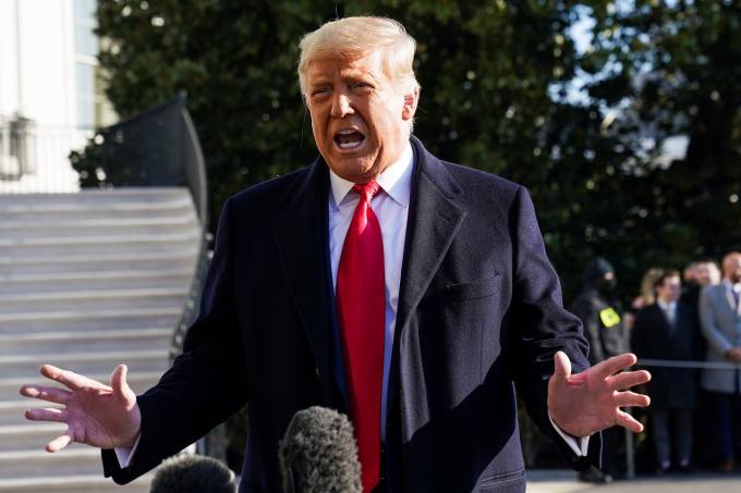 2021-01-12T160104Z_1_LYNXMPEH0B15K_RTROPTP_4_USA-TRUMP