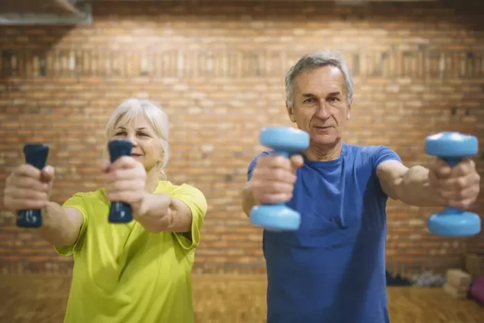 older-people-training-gym-1hrdqddfs05rr